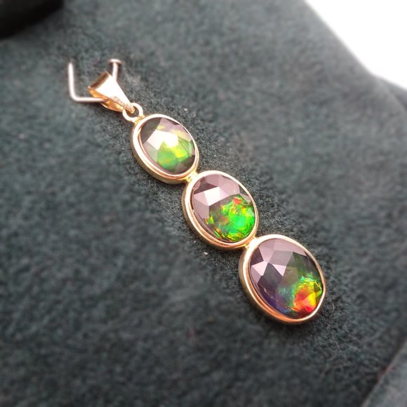 Solid 14k Yellow Gold and Ammolite Pendant - Picture 4 of 7